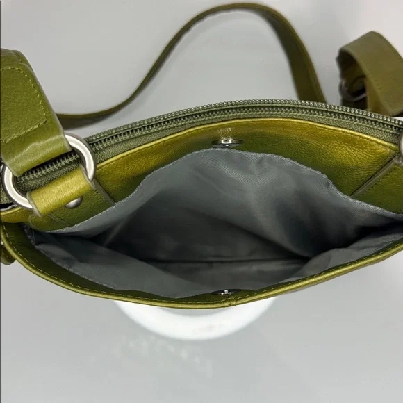 Osgoode Marley olive leather crossbody bag w tons of storage